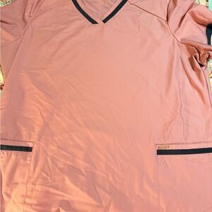 Cherokee‎ Form Peach Scrub Top